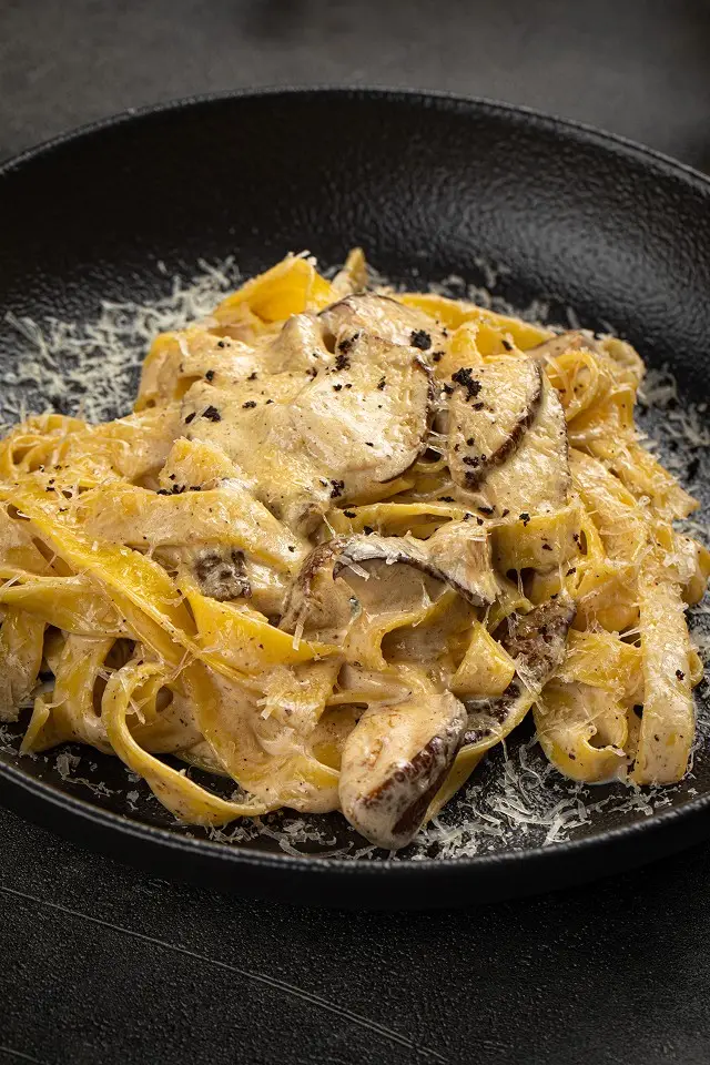 Tagliatelle Truffle Mushrooms