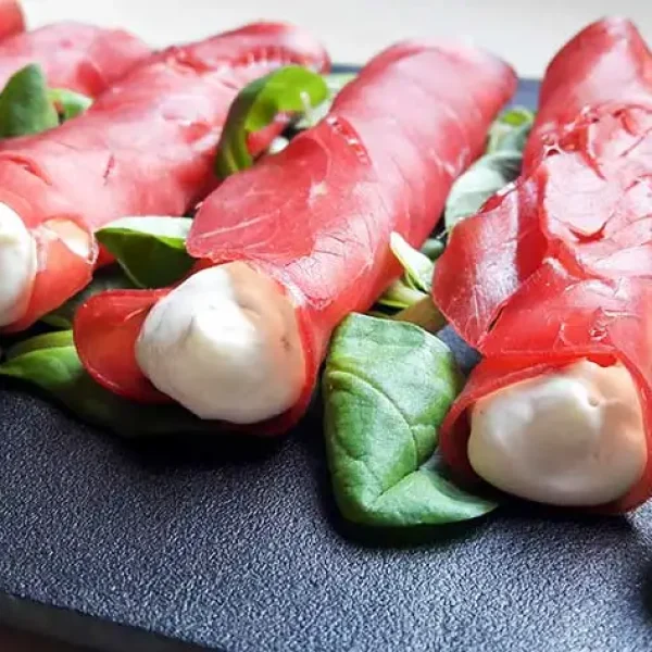 rolls-bresaola-robiola